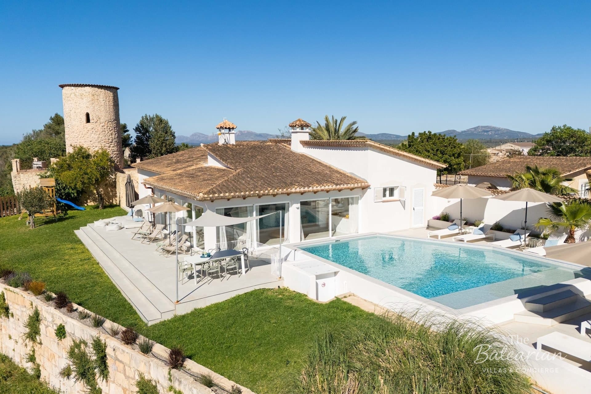 Finca Es Moli de Ariany – Villas with a heated pool